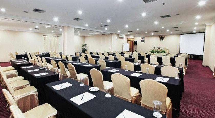 Hotel Bintang Wisata Mandiri Jakarta Exterior foto