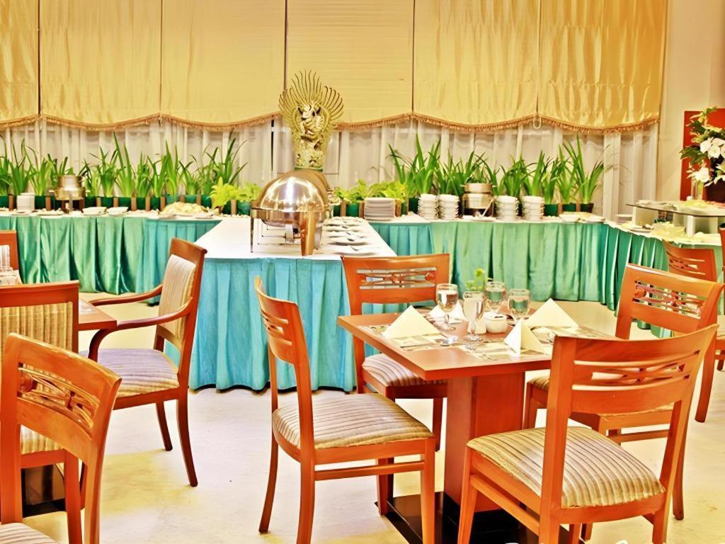 Hotel Bintang Wisata Mandiri Jakarta Exterior foto