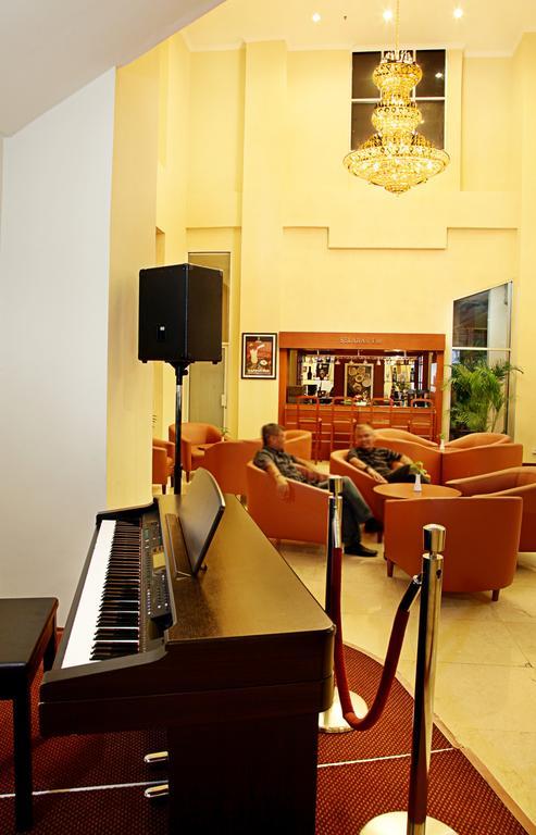 Hotel Bintang Wisata Mandiri Jakarta Exterior foto